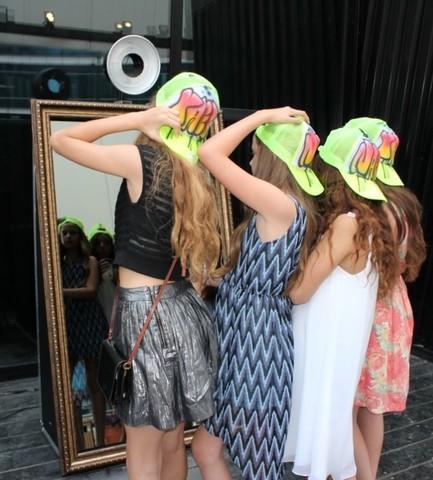 Mirror Me Selfie Booth Mirror Me Selfie Booth