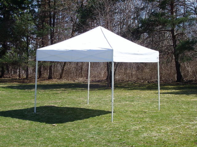 Tent EZ Up 10 x 10 (White) Tent EZ Up 10 x 10 (White)